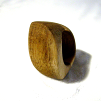 Holzart: Akazie Durchmesser: 18-19 mm Ringgröße D: 56-60
