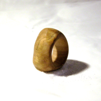 Holzart: Olive Durchmesser: 17 mm Ringgröße D: 53